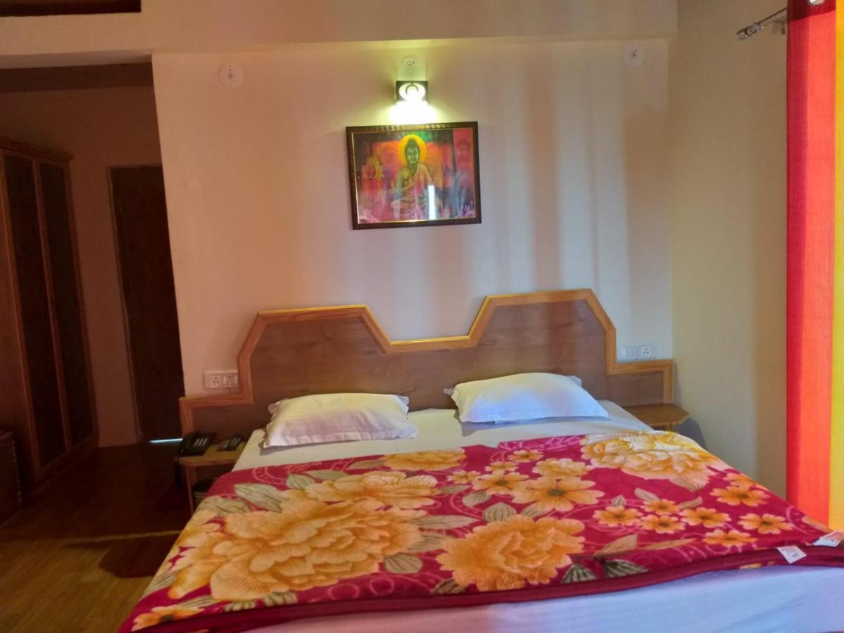 Elphinstone Inn Almora Exterior photo