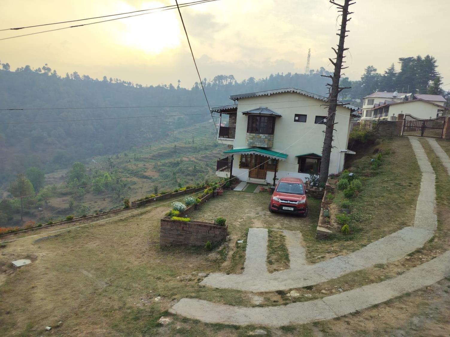 Elphinstone Inn Almora Exterior photo